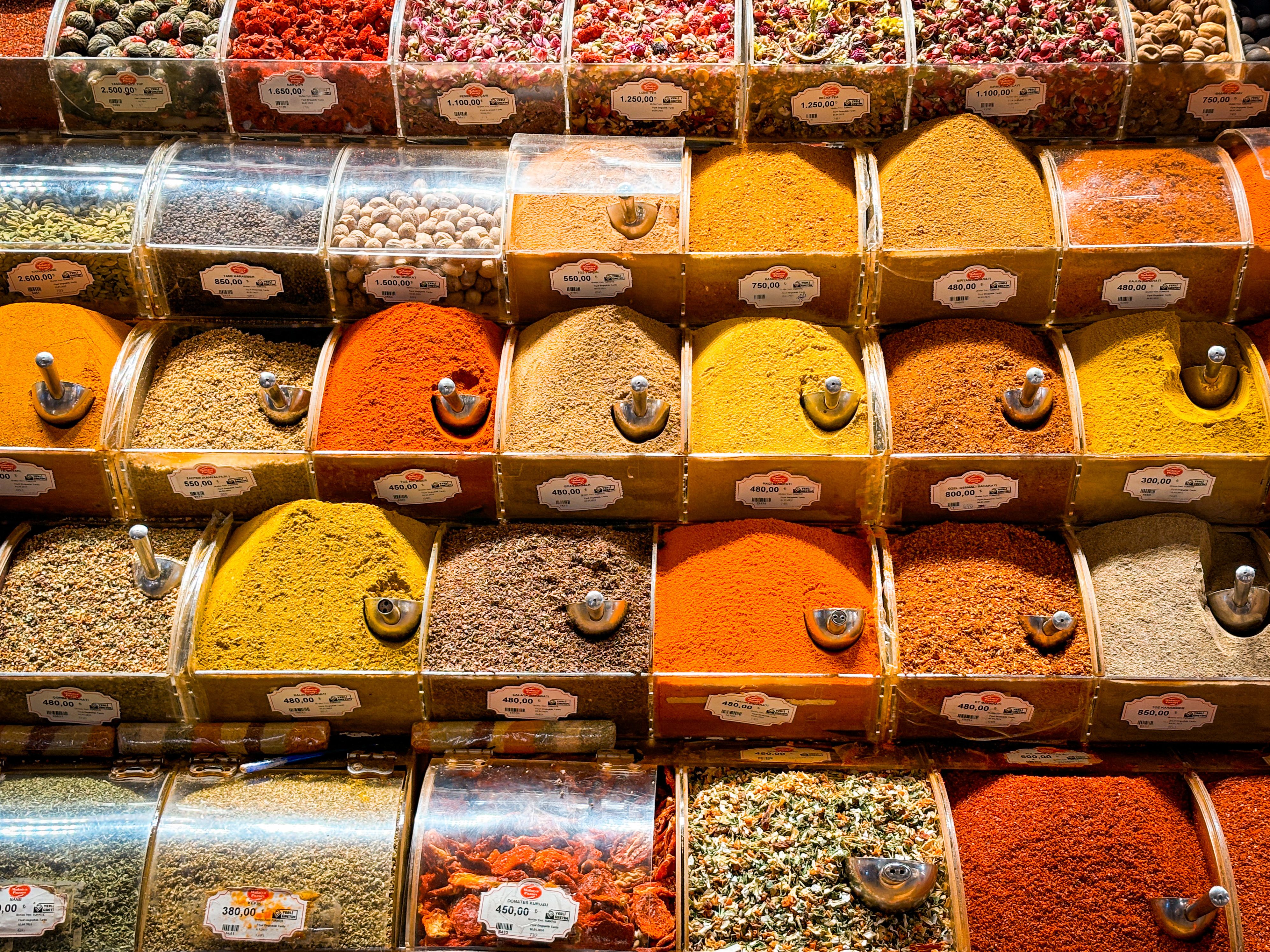 Colourful spice market display